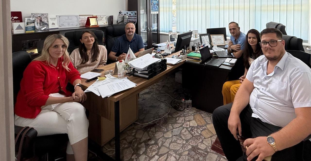 Takim i përfaqësuesve të Zyrës për Sigurim të Cilësisë, Menaxhmentit të Fakultetit të Shkencave Sociale dhe Komisionit për Sigurimin të Cilësisë në nivel të Fakultetit